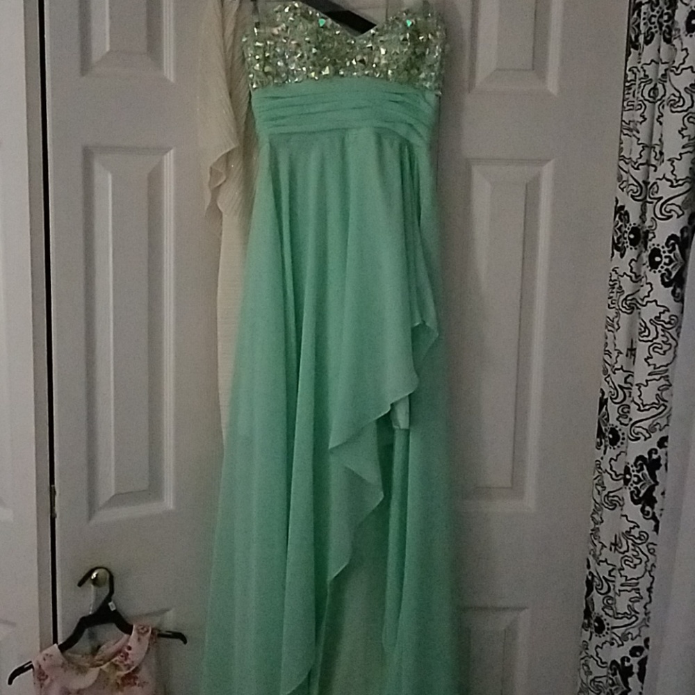Prom Gown - Picture 2 of 2